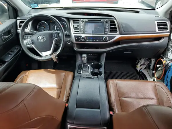 5TDDZRFH6KS746963 2019 TOYOTA HIGHLANDER - Image 8