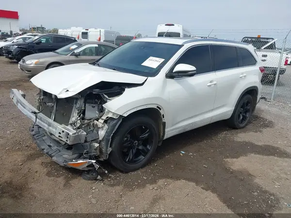 5TDDZRFH6KS922569 2019 TOYOTA HIGHLANDER - Image 2