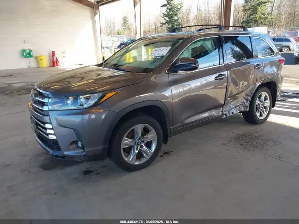 5TDDZRFH6KS925486 2019 TOYOTA HIGHLANDER - Image 2