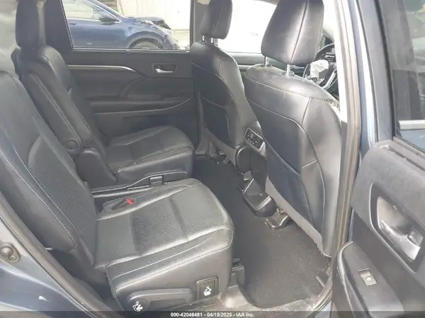 5TDDZRFH6KS930266 2019 TOYOTA HIGHLANDER - Image 8