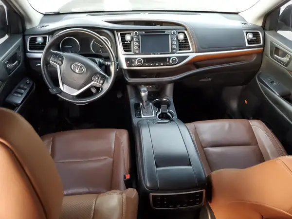 5TDDZRFH6KS943891 2019 TOYOTA HIGHLANDER - Image 8
