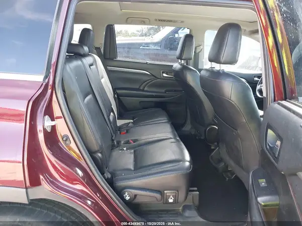 5TDDZRFH6KS946662 2019 TOYOTA HIGHLANDER - Image 8