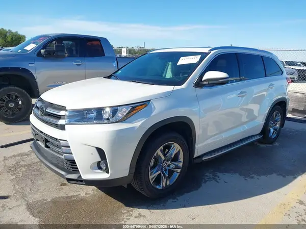 5TDDZRFH6KS947326 2019 TOYOTA HIGHLANDER - Image 2