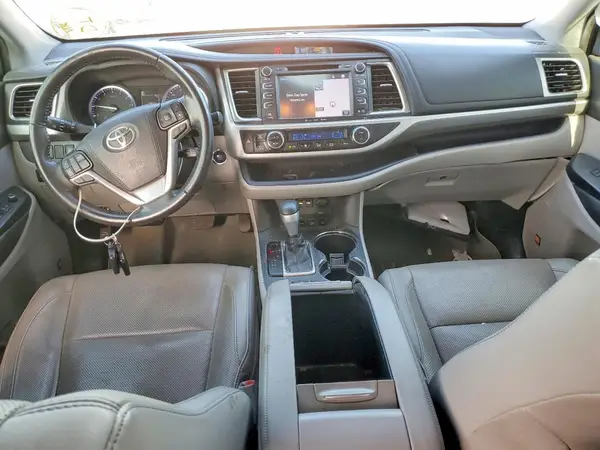5TDDZRFH6KS949920 2019 TOYOTA HIGHLANDER - Image 8