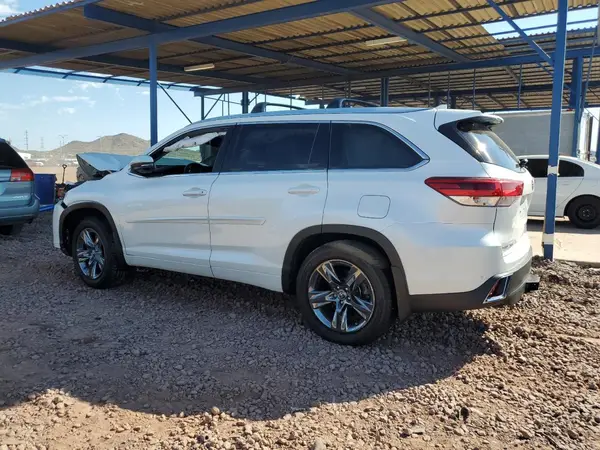 5TDDZRFH6KS952073 2019 TOYOTA HIGHLANDER - Image 2