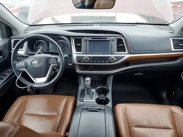 5TDDZRFH6KS956365 2019 TOYOTA HIGHLANDER - Image 8