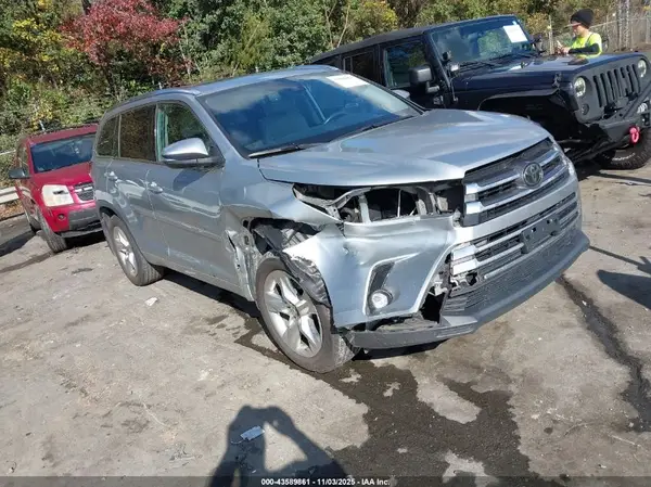 5TDDZRFH6KS957886 2019 TOYOTA HIGHLANDER - Image 1