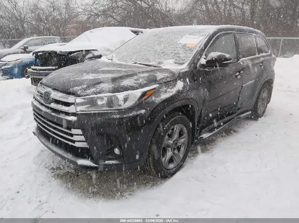 5TDDZRFH6KS965356 2019 TOYOTA HIGHLANDER - Image 2