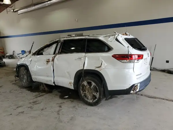 5TDDZRFH6KS968533 2019 TOYOTA HIGHLANDER - Image 2