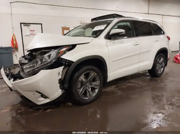 5TDDZRFH6KS969469 2019 TOYOTA HIGHLANDER - Image 2