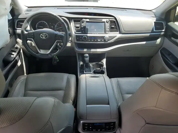 5TDDZRFH6KS990967 2019 TOYOTA HIGHLANDER - Image 8