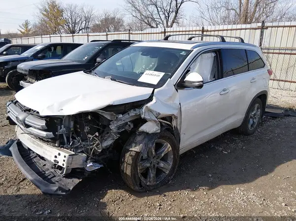 5TDDZRFH6KS991889 2019 TOYOTA HIGHLANDER - Image 2