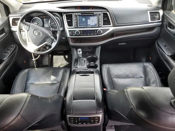 5TDDZRFH7HS371965 2017 TOYOTA HIGHLANDER - Image 8