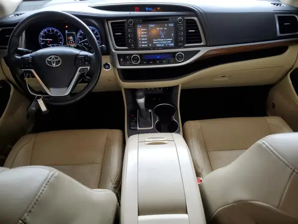5TDDZRFH7HS378768 2017 TOYOTA HIGHLANDER - Image 8