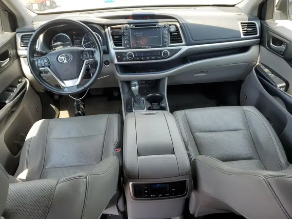 5TDDZRFH7HS380570 2017 TOYOTA HIGHLANDER - Image 8