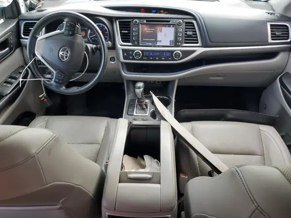 5TDDZRFH7HS393710 2017 TOYOTA HIGHLANDER - Image 8