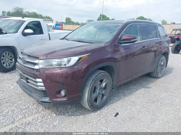5TDDZRFH7HS393819 2017 TOYOTA HIGHLANDER - Image 2