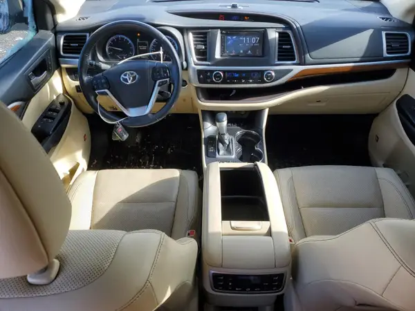5TDDZRFH7HS398826 2017 TOYOTA HIGHLANDER - Image 8