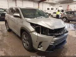 5TDDZRFH7HS399216 2017 TOYOTA HIGHLANDER