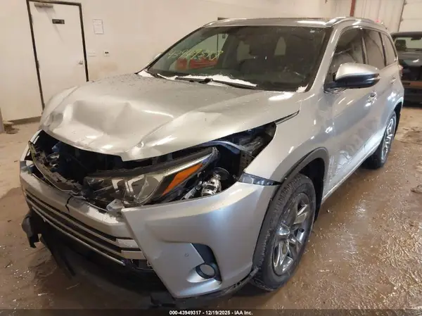 5TDDZRFH7HS399216 2017 TOYOTA HIGHLANDER - Image 2