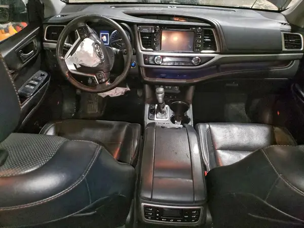 5TDDZRFH7HS399264 2017 TOYOTA HIGHLANDER - Image 8