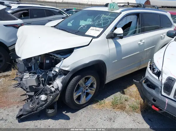 5TDDZRFH7HS399524 2017 TOYOTA HIGHLANDER - Image 2