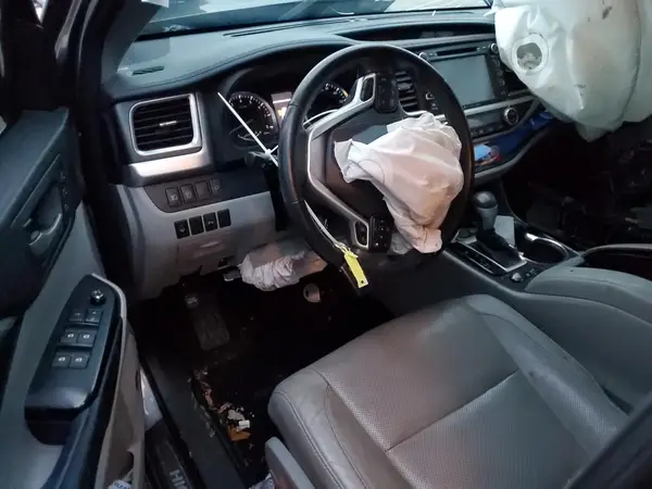 5TDDZRFH7HS400266 2017 TOYOTA HIGHLANDER - Image 8