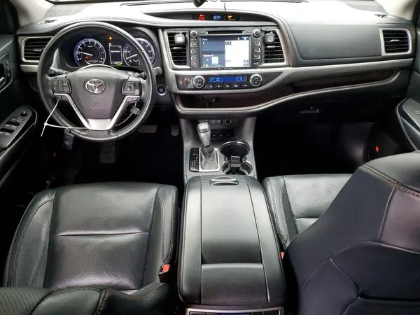 5TDDZRFH7HS400669 2017 TOYOTA HIGHLANDER - Image 8