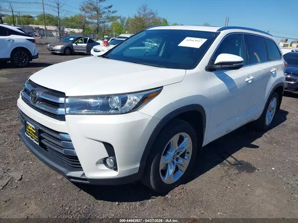 5TDDZRFH7HS402759 2017 TOYOTA HIGHLANDER - Image 2