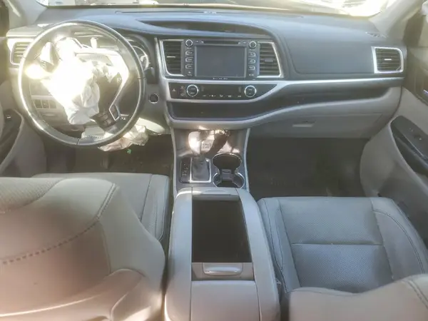 5TDDZRFH7HS423269 2017 TOYOTA HIGHLANDER - Image 8