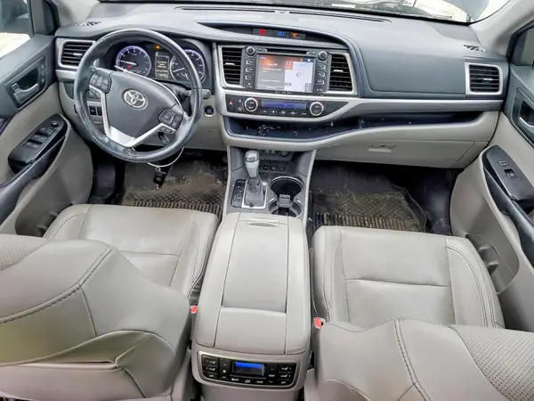 5TDDZRFH7HS434482 2017 TOYOTA HIGHLANDER - Image 8