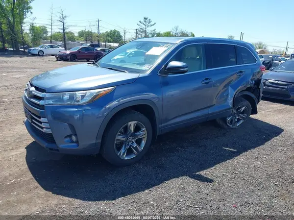 5TDDZRFH7HS435213 2017 TOYOTA HIGHLANDER - Image 2