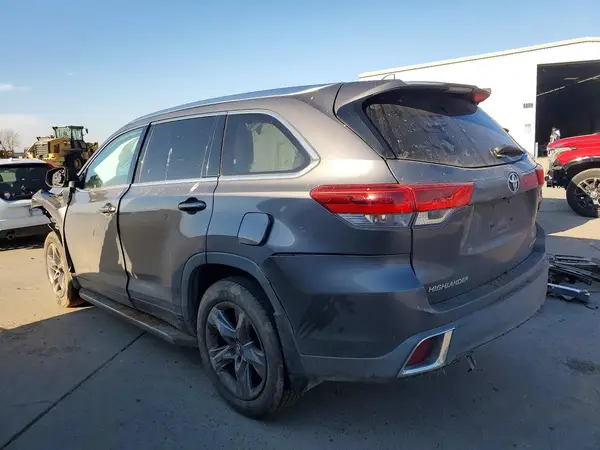 5TDDZRFH7HS438189 2017 TOYOTA HIGHLANDER - Image 2