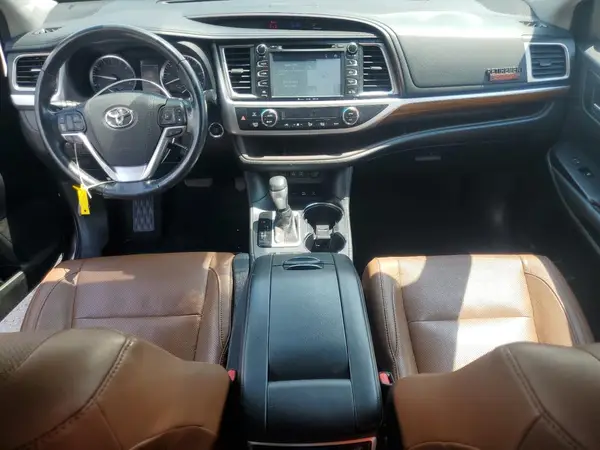5TDDZRFH7HS449807 2017 TOYOTA HIGHLANDER - Image 8