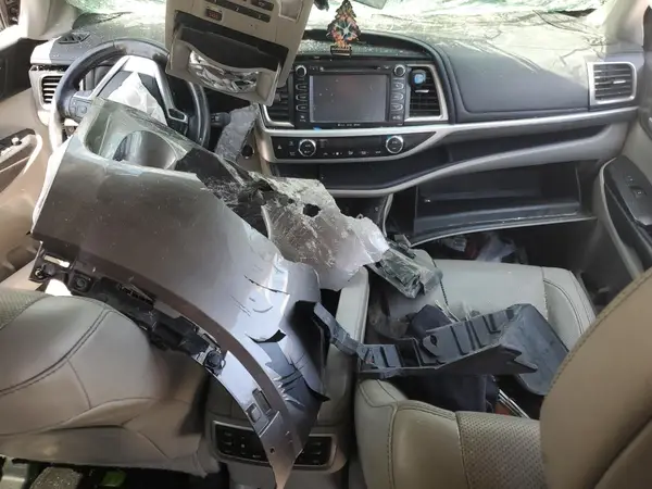 5TDDZRFH7HS463545 2017 TOYOTA HIGHLANDER - Image 8
