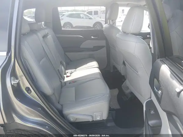 5TDDZRFH7HS464730 2017 TOYOTA HIGHLANDER - Image 8