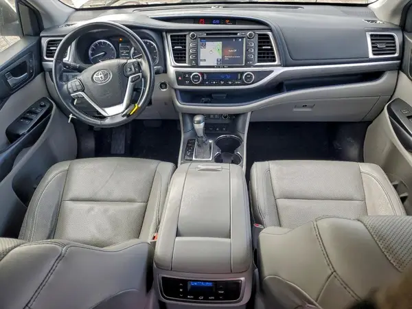 5TDDZRFH7HS474917 2017 TOYOTA HIGHLANDER - Image 8