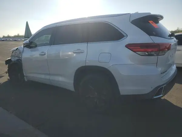 5TDDZRFH7HS478966 2017 TOYOTA HIGHLANDER - Image 2
