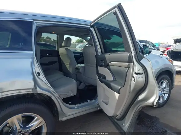 5TDDZRFH7JS487544 2018 TOYOTA HIGHLANDER - Image 8
