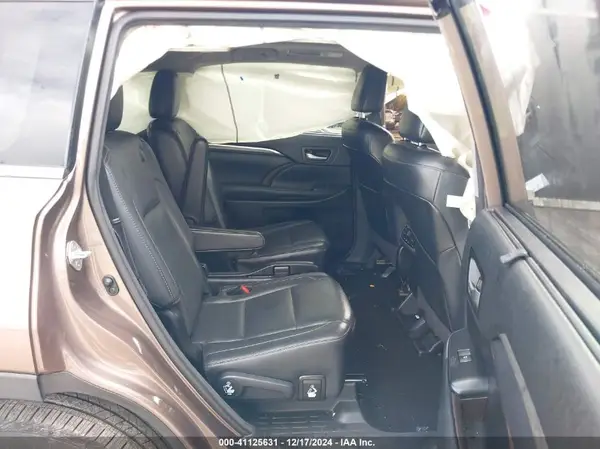 5TDDZRFH7JS492422 2018 TOYOTA HIGHLANDER - Image 8