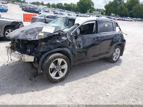 5TDDZRFH7JS498303 2018 TOYOTA HIGHLANDER - Image 2