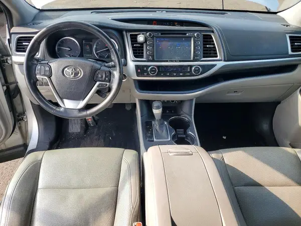 5TDDZRFH7JS807641 2018 TOYOTA HIGHLANDER - Image 8