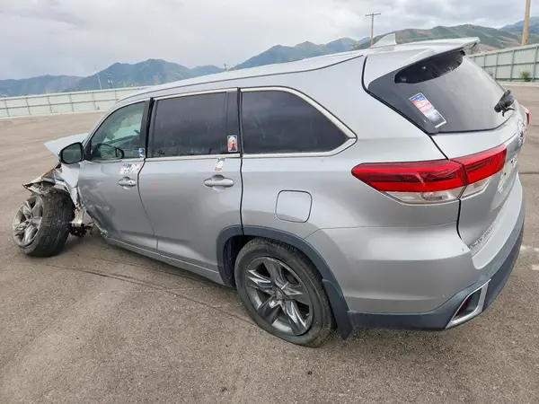 5TDDZRFH7JS809020 2018 TOYOTA HIGHLANDER - Image 2