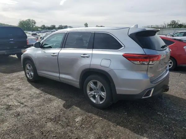 5TDDZRFH7JS812998 2018 TOYOTA HIGHLANDER - Image 2