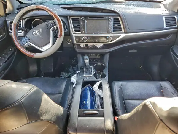 5TDDZRFH7JS824021 2018 TOYOTA HIGHLANDER - Image 8