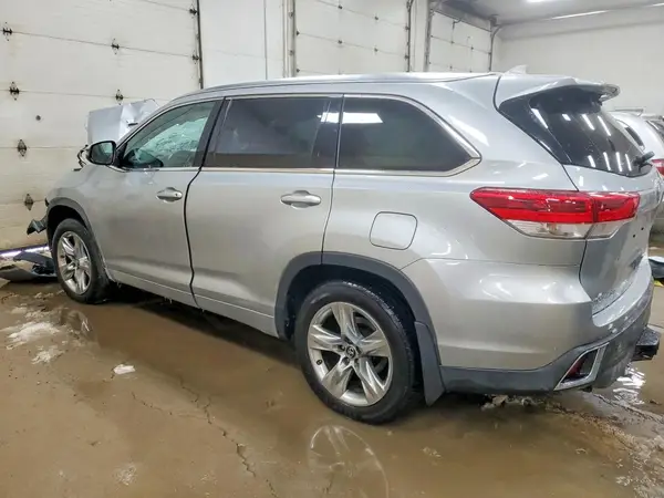 5TDDZRFH7JS829025 2018 TOYOTA HIGHLANDER - Image 2