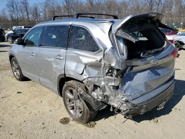 5TDDZRFH7JS834693 2018 TOYOTA HIGHLANDER - Image 2