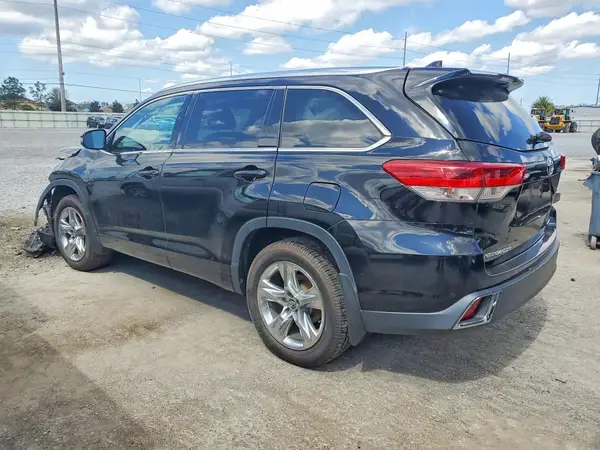 5TDDZRFH7JS843345 2018 TOYOTA HIGHLANDER - Image 2
