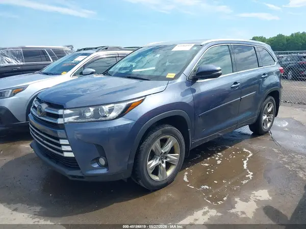 5TDDZRFH7JS846827 2018 TOYOTA HIGHLANDER - Image 2