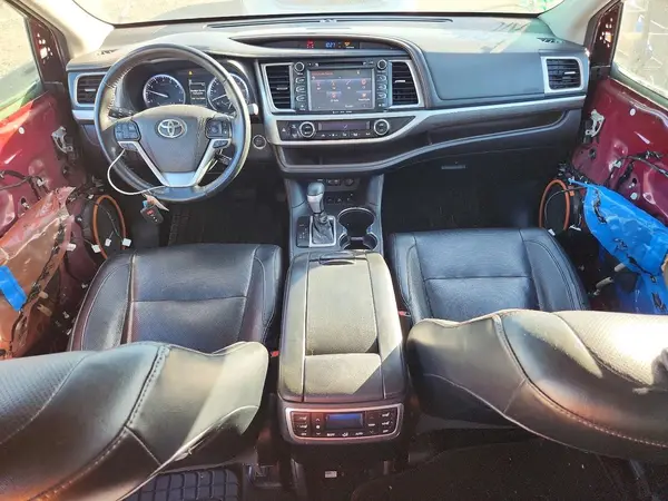 5TDDZRFH7JS853910 2018 TOYOTA HIGHLANDER - Image 8